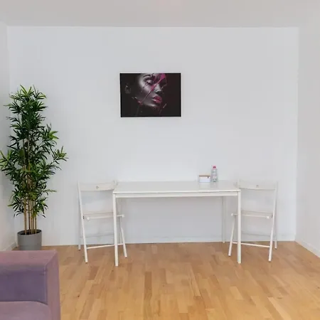 Ultracentral 1 Bdrm *